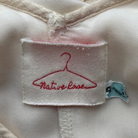 Ivory/Cream halter neck, lace-trimmed V-shaped Summer Mini Dress Woman’s Size 8 - Picture 8 of 10